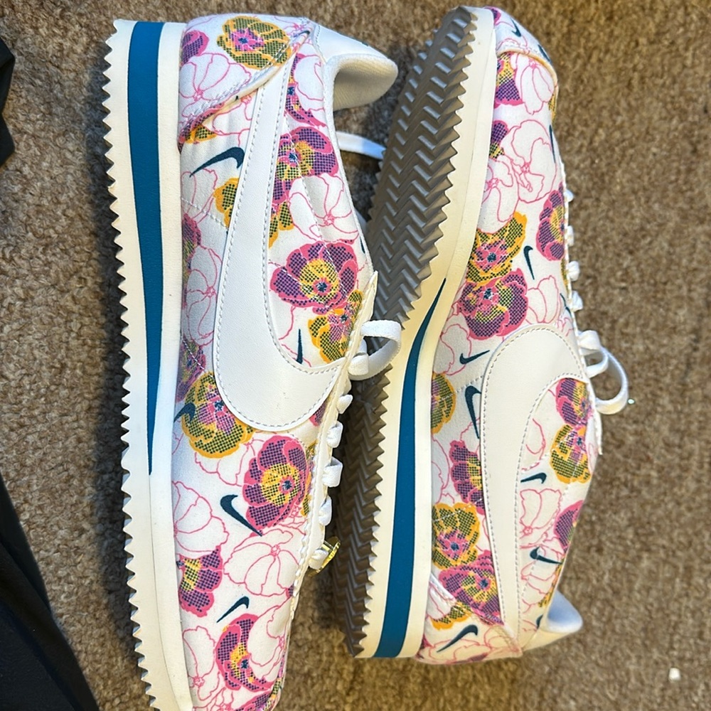women’s floral nike cortez